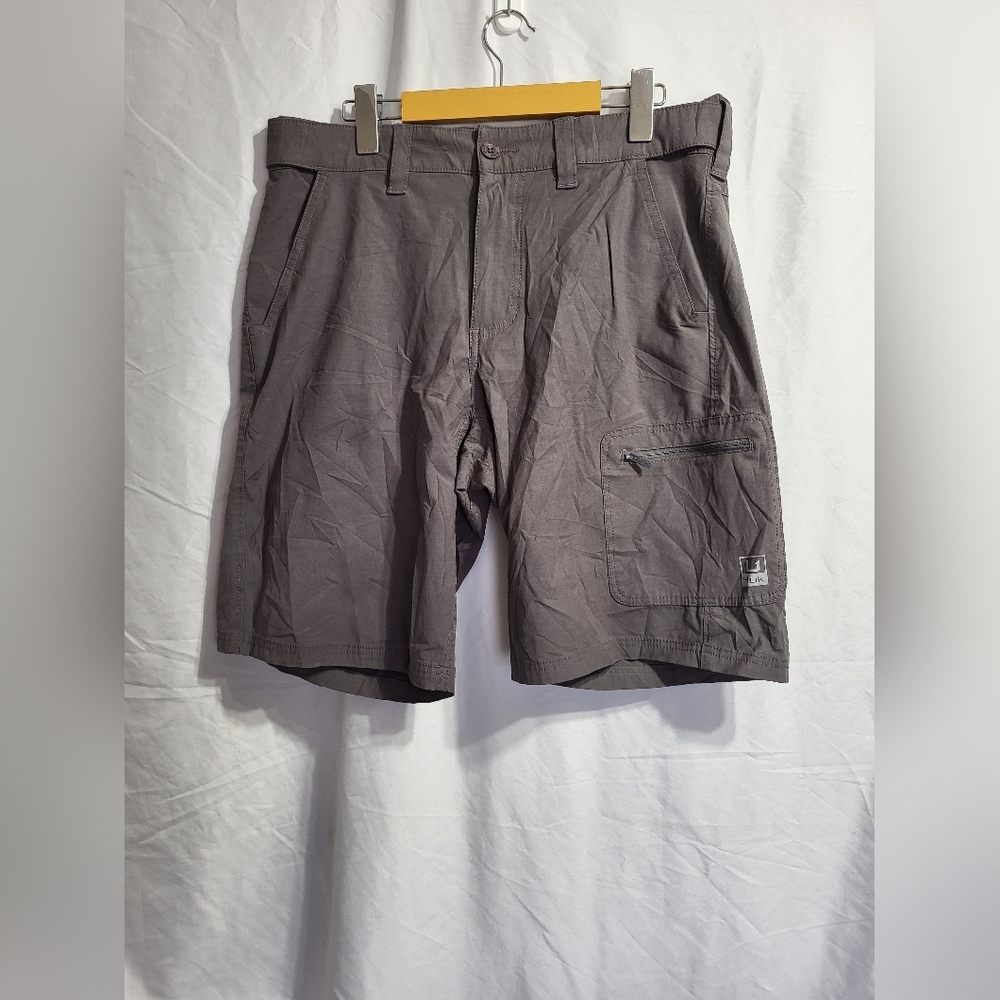 Huk Men's Charcoal Cargo Shorts, Size Medium (34)